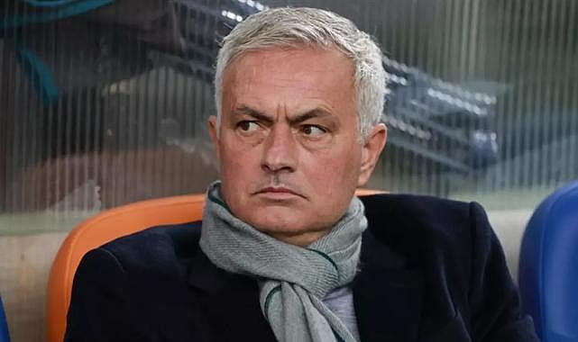 Bütün ülke Jose Mourinho'yu konuşuyor