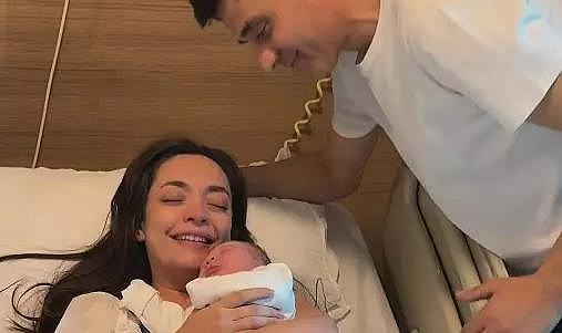 Cansel Elçin ile Zeynep Tuğçe Bayat, oğulları Atlas'a kavuştu