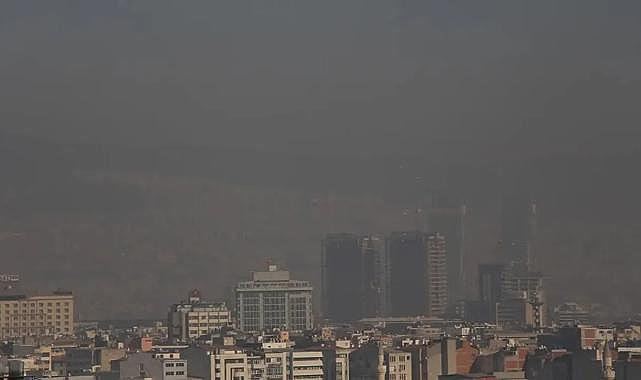 İzmir'de hava kirliliği alarmı: Sanayi tozları şehir merkezine ulaşıyor!