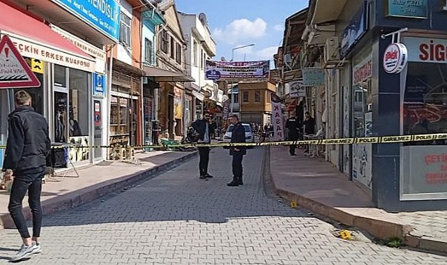 Afyonkarahisar'da 18 yaşındaki genç dehşet saçtı: Kavga ettiği şahsı ve kavgayı ayırmaya çalışan 5 kişiyi tüfekle vurdu