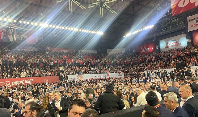 CHP İzmir İmamoğlu'nu bağrına bastı... Salon doldu taştı!