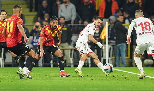 İzmir'de 4 Gol Atıldı, Ama Kazanan Yok!