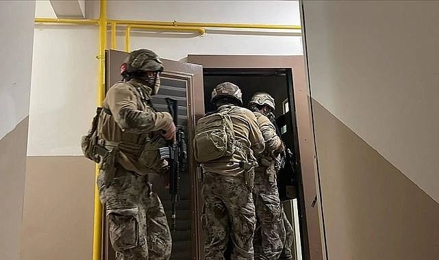 İzmir'de bir çete daha çökertildi!