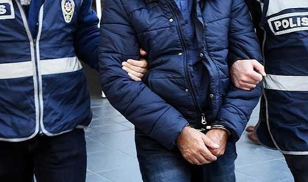 İzmir'de Otomobildeki İnfazla İlgili 9 Kişi Tutuklandı!