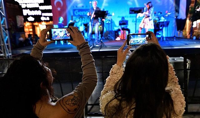 Bornova Gençlik Festivali'nde Grup Seksendört sahne alacak