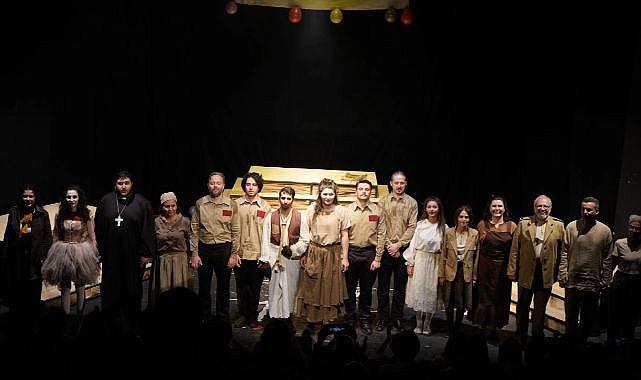İzmir'de 31 Mayıs'a kadar tiyatro festivali coşkusu: Bornova'da perdeler açıldı, 24 gösterim ücretsiz