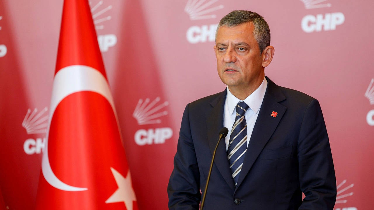 CHP demokratikleşme paketi sundu