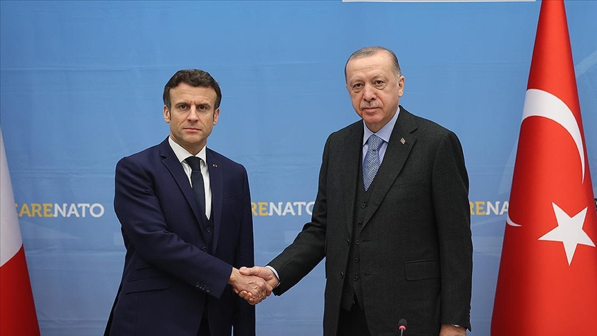 Erdoğan ile Macron telefonda görüştü