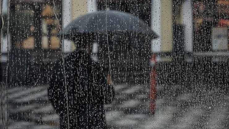 İzmir'e 121 gün sonra ilk yağmur düştü
