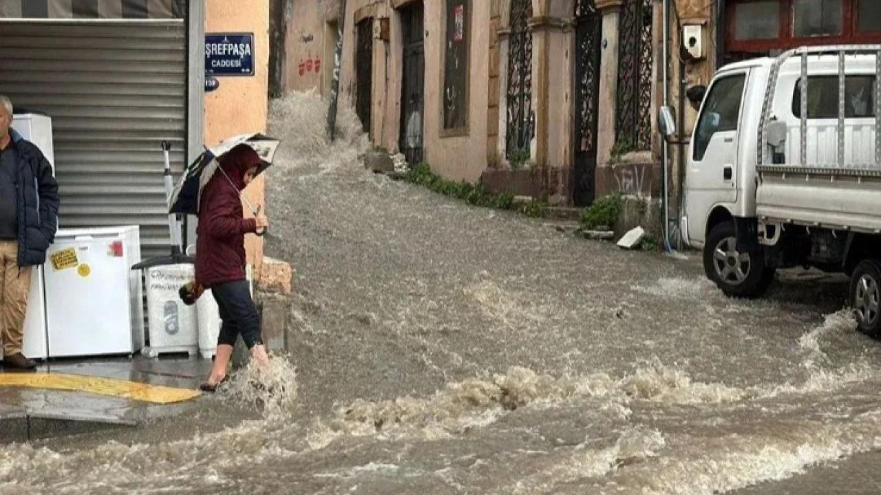 AFAD'tan sarı kodlu uyarı: İzmir'i fırtına vuracak