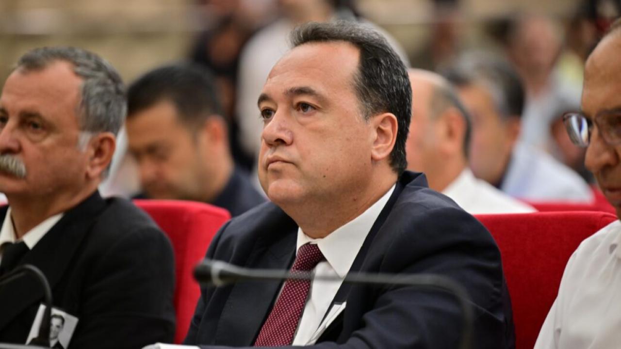 Dutlulu'dan 'İzmirliler Türk vatandaşı değil mi?'açıklaması