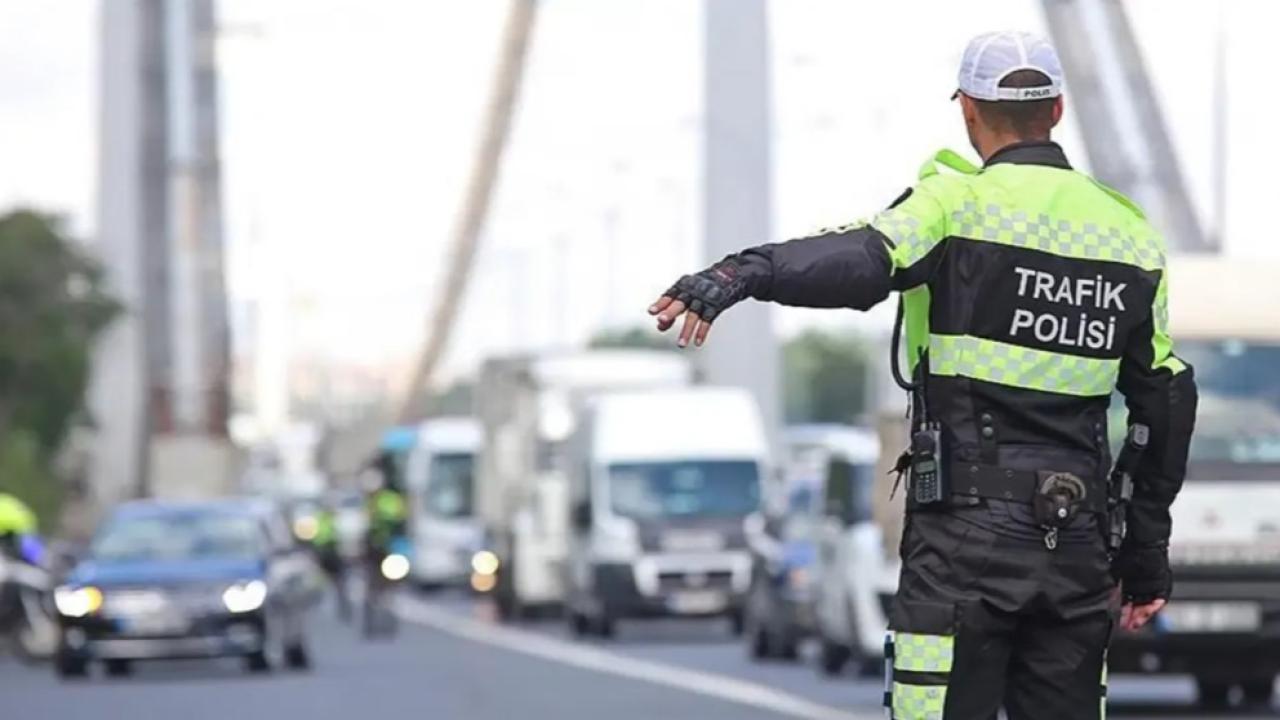 Aracından inenin ehliyetine el konulacak!