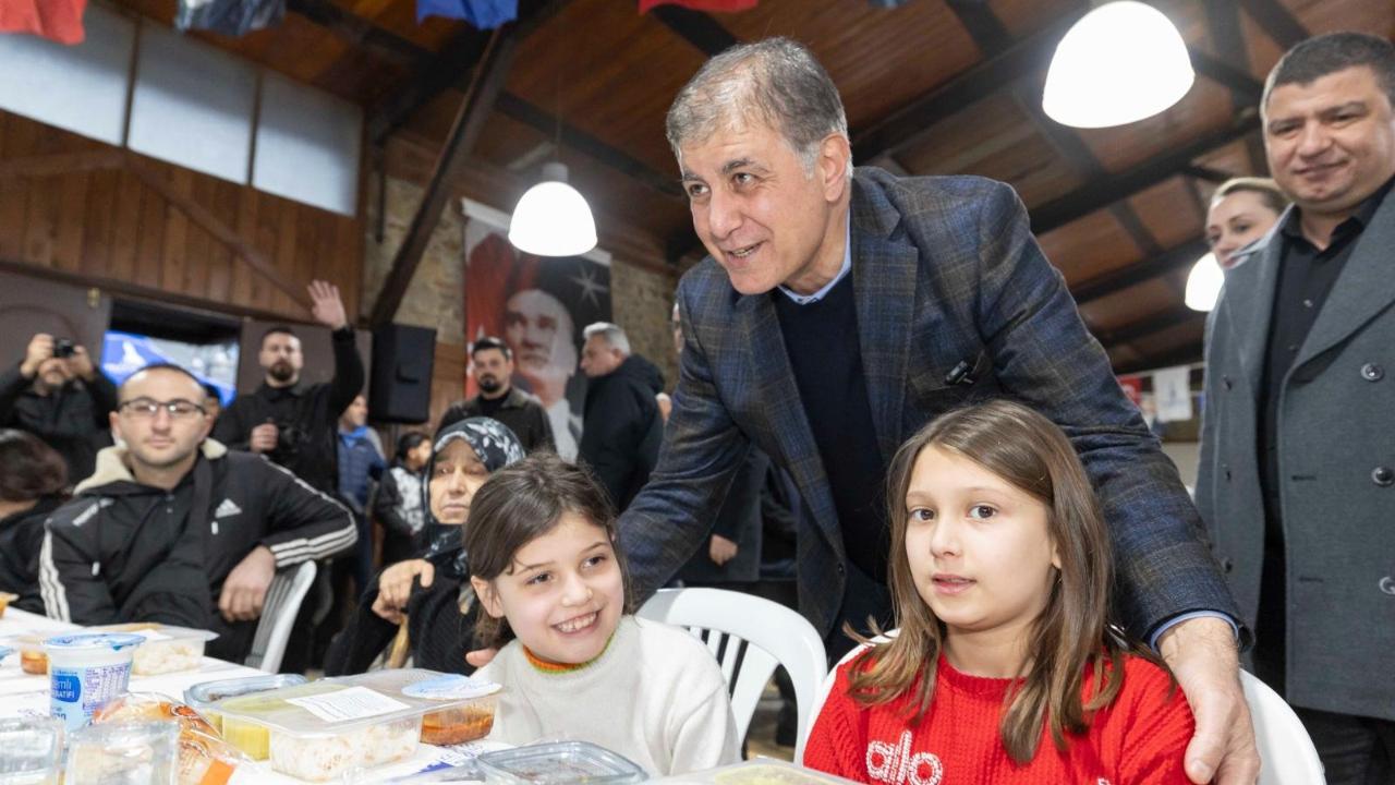 Başkan Tugay iftar yemeğindeydi: Birlik ve emekle başaracağız