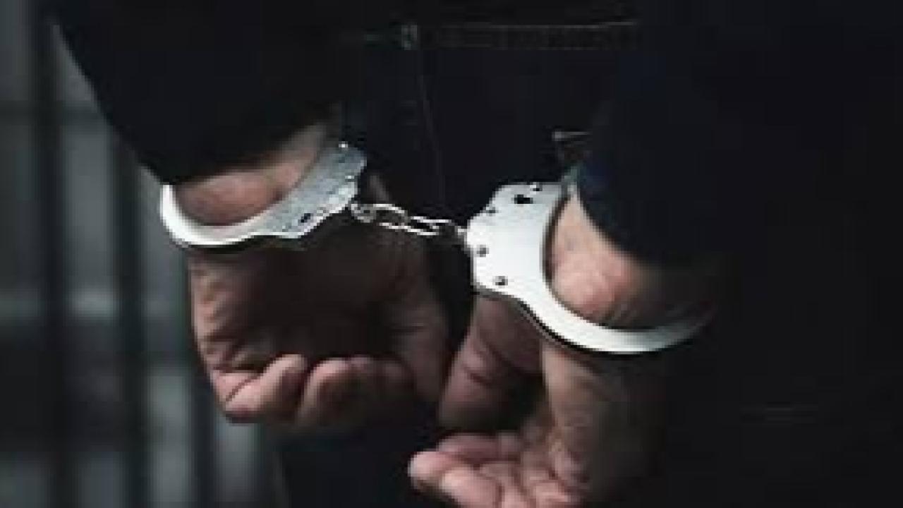 Bayraklı’da aranan firari yakalandı: 28 yıl hapis cezası bulunan zanlı cezaevine gönderildi