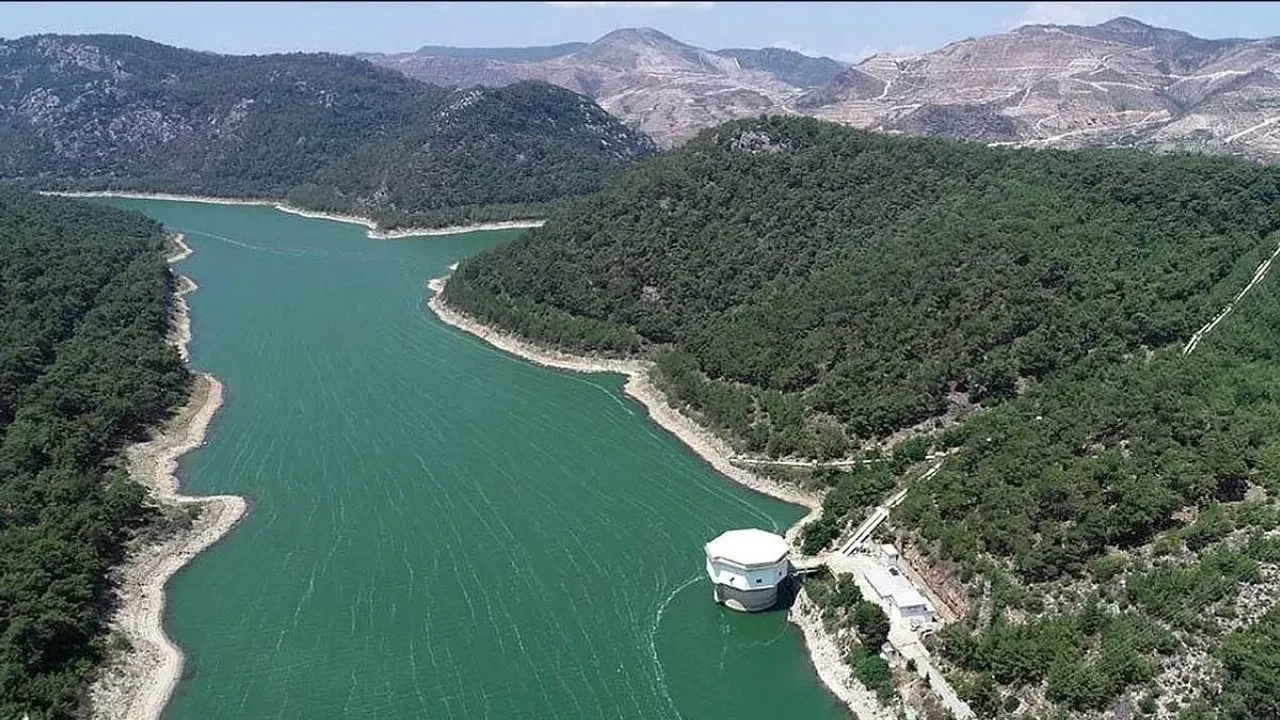 Yağışlar İzmir’in Barajlarını Doldurdu: Doluluk Oranları Geçen Yılı Geçti