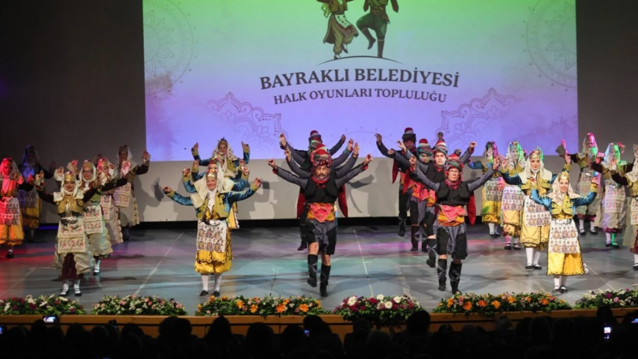 Bayraklı’da 1700 kursiyerlik yıl sonu etkinliği