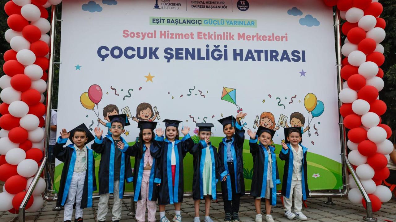 Çocuklar yıl sonu şenliğinde doyasıya eğlendi