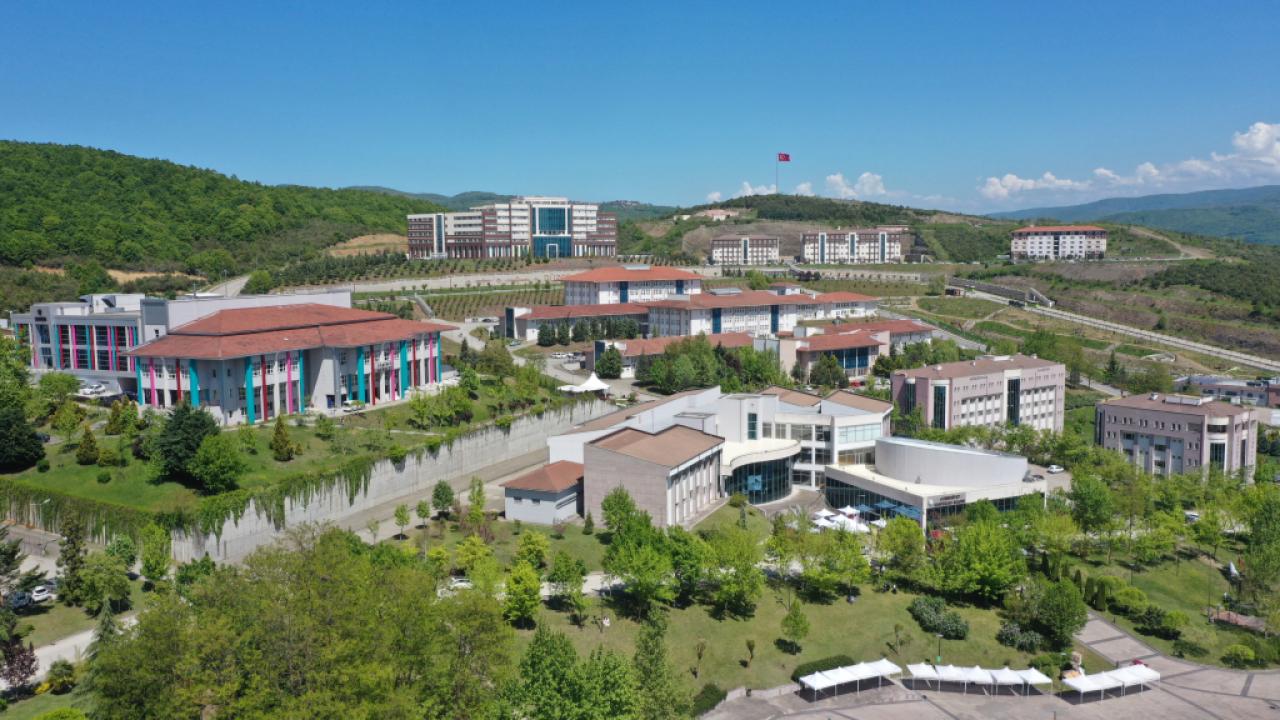Düzce Üniversitesi rektörü hakkında YÖK'e çağrı: Görevden alınmalı