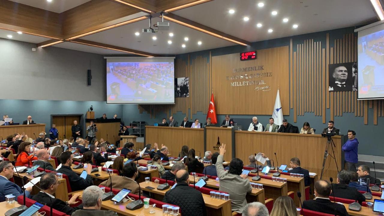 İzmir’de siyasi deprem: İstifalar art arda geliyor!