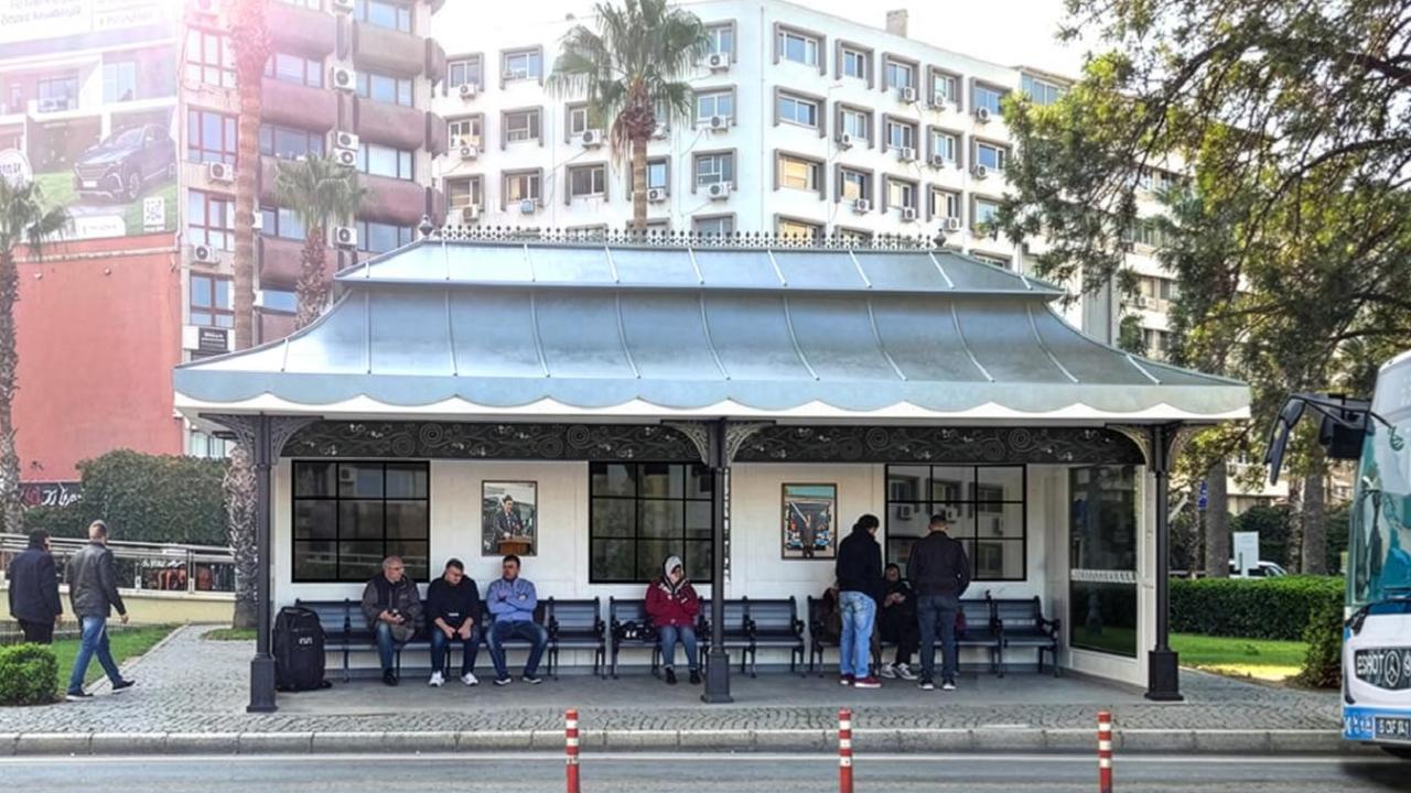 İzmir’in kimliğini yansıtan durak ilgi odağı oldu