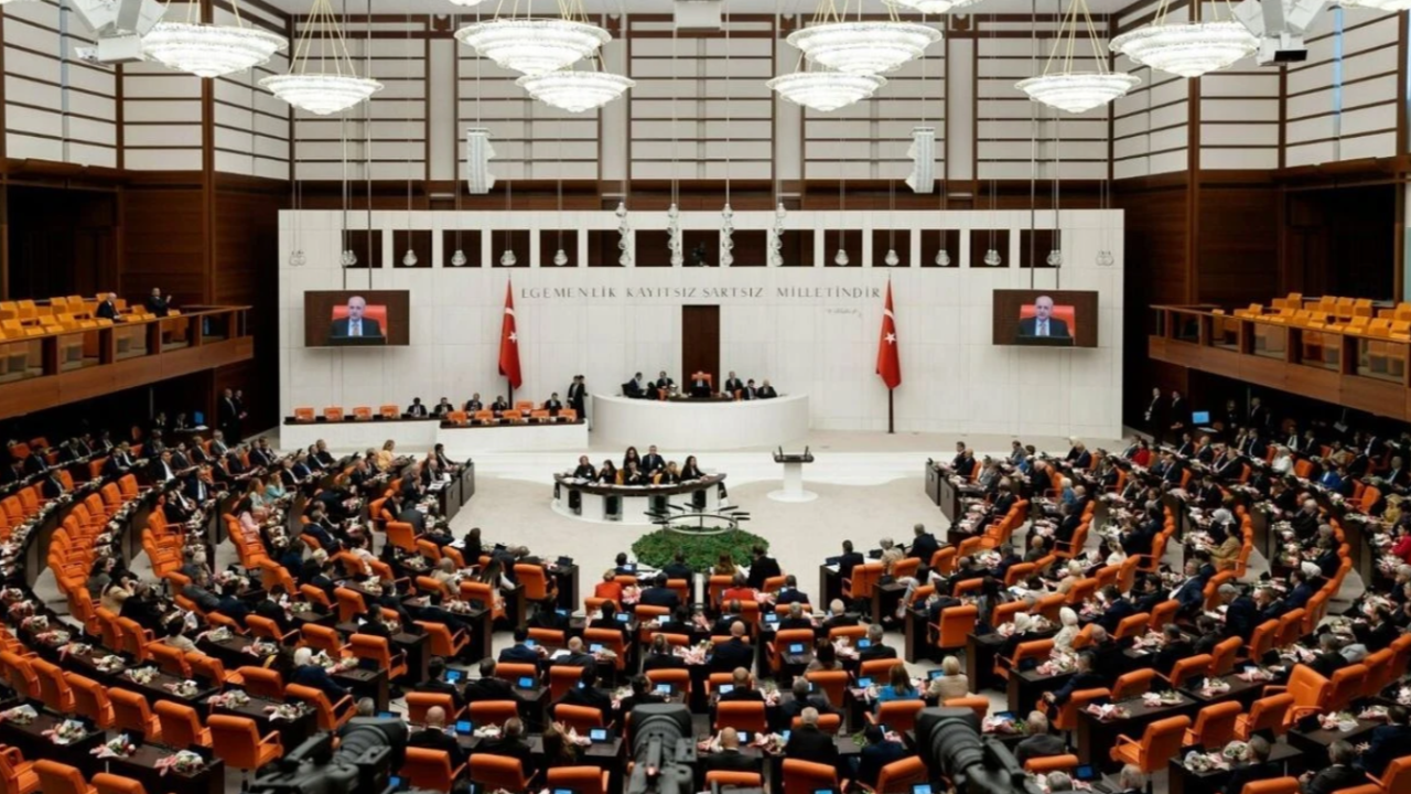 TBMM'ye sunulacak: Üniversitelerden atılanlara af öngören teklif yolda