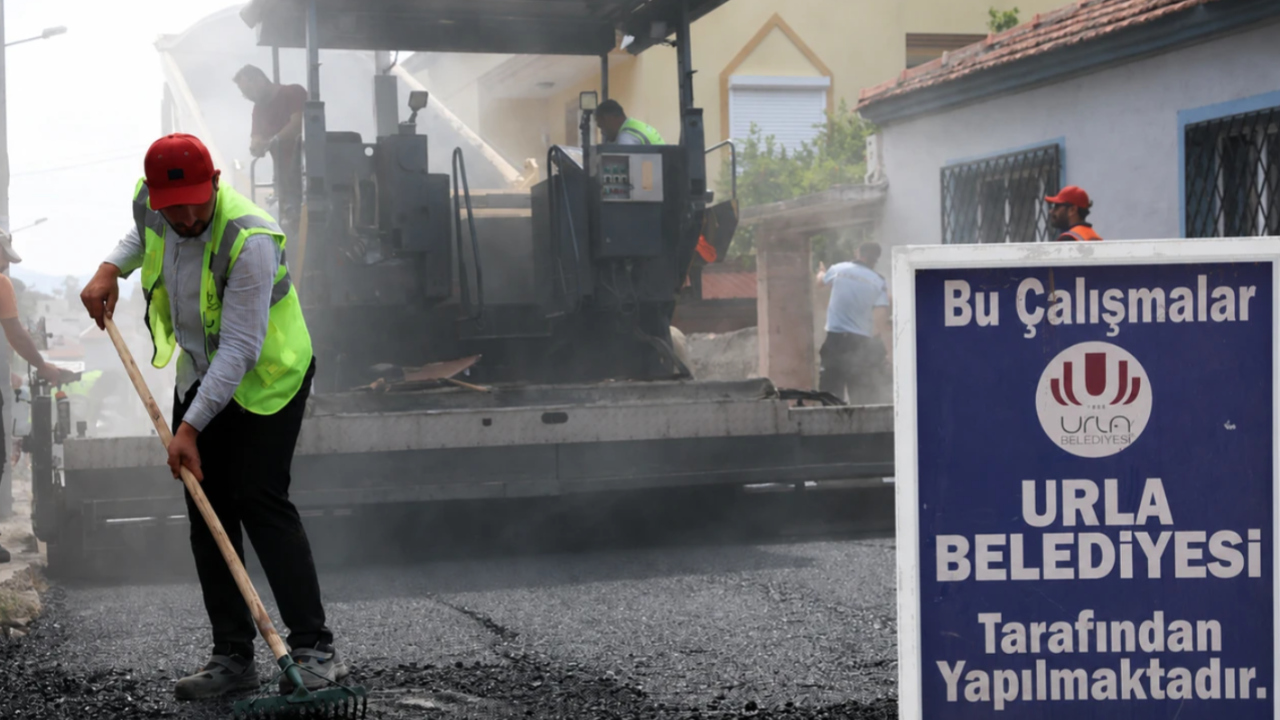 Urla’da asfalt seferberliği: Yollar yenileniyor