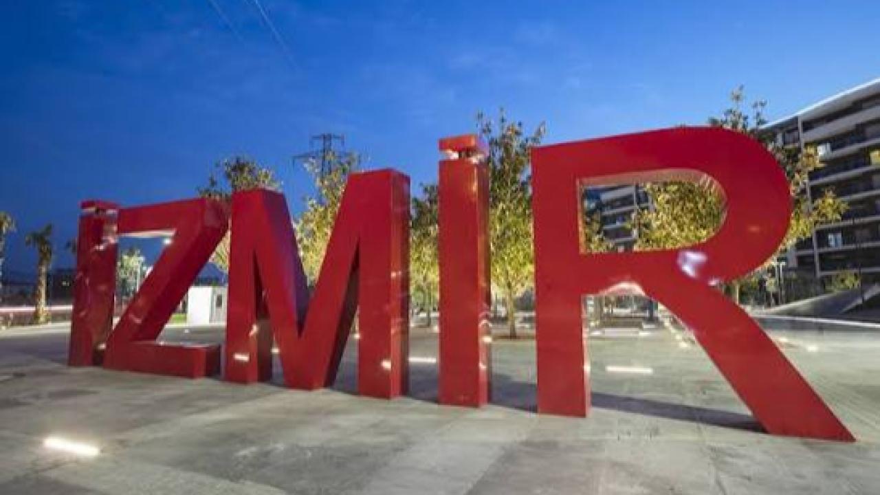 📍 Ege'nin Kalbine Yolculuk: İzmir'de Mutlaka Gezmeniz Gereken En Güzel 10 Yer