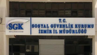 İzmir’de SGK Binasının Devrine Tepki: Kamu Hizmeti Tasfiye Edilemez