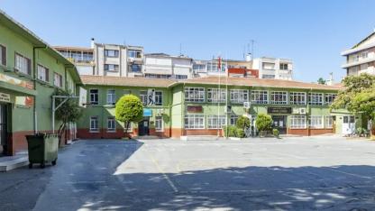 Karşıyaka'nın hafızasından bir sayfa silindi: Ankara İlkokulu yıkıldı