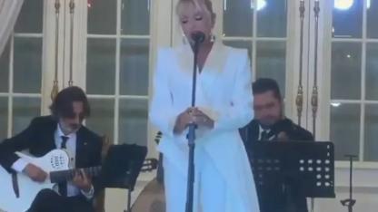 NATO Zirvesi'nde Ajda Pekkan Rüzgarı! First Lady'lere Özel Konser Verdi