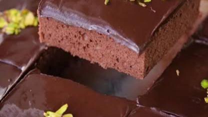Tatlı Krizine Doğal Dokunuş: Pekmezli Islak Kek Tarifi