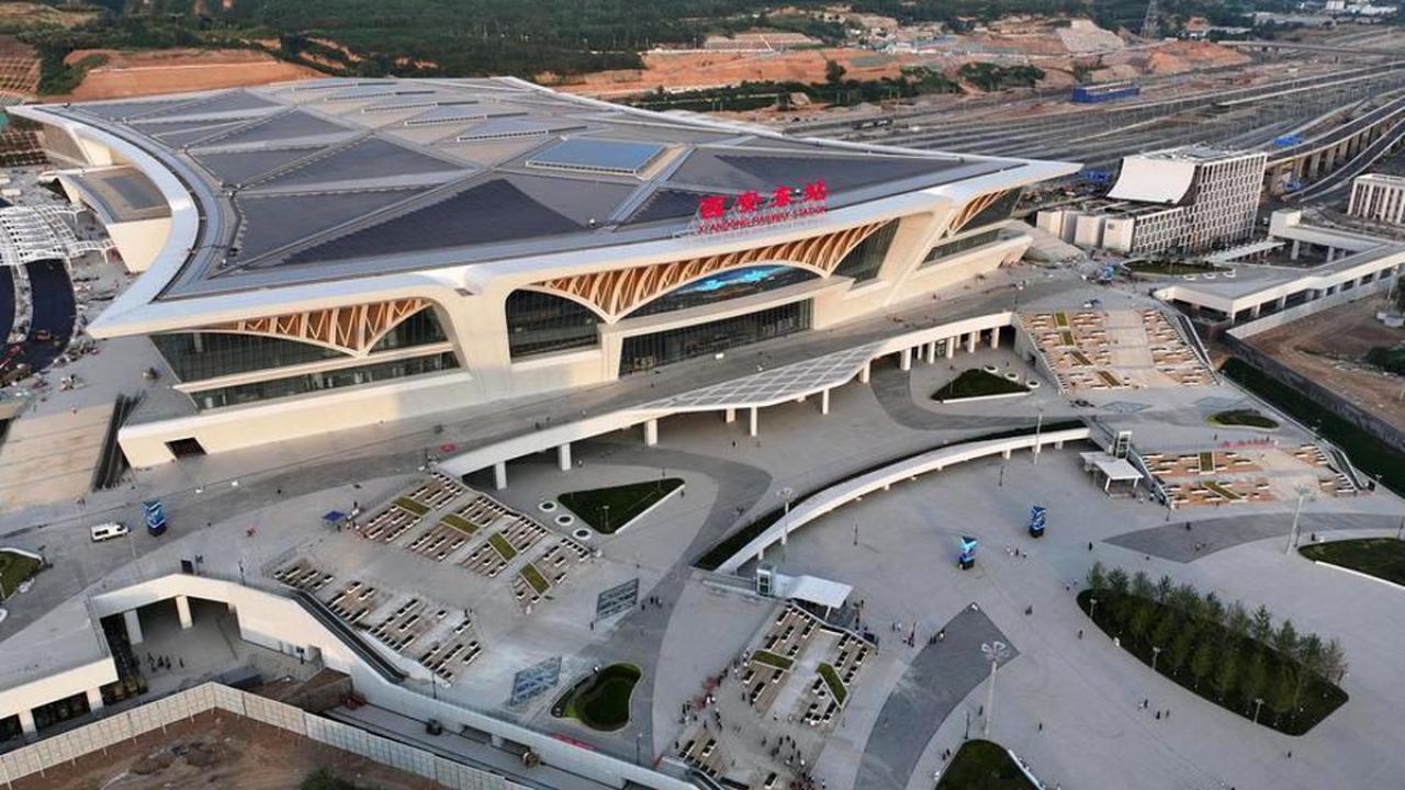 Xi'an Doğu Tren İstasyonu Faaliyete Geçti